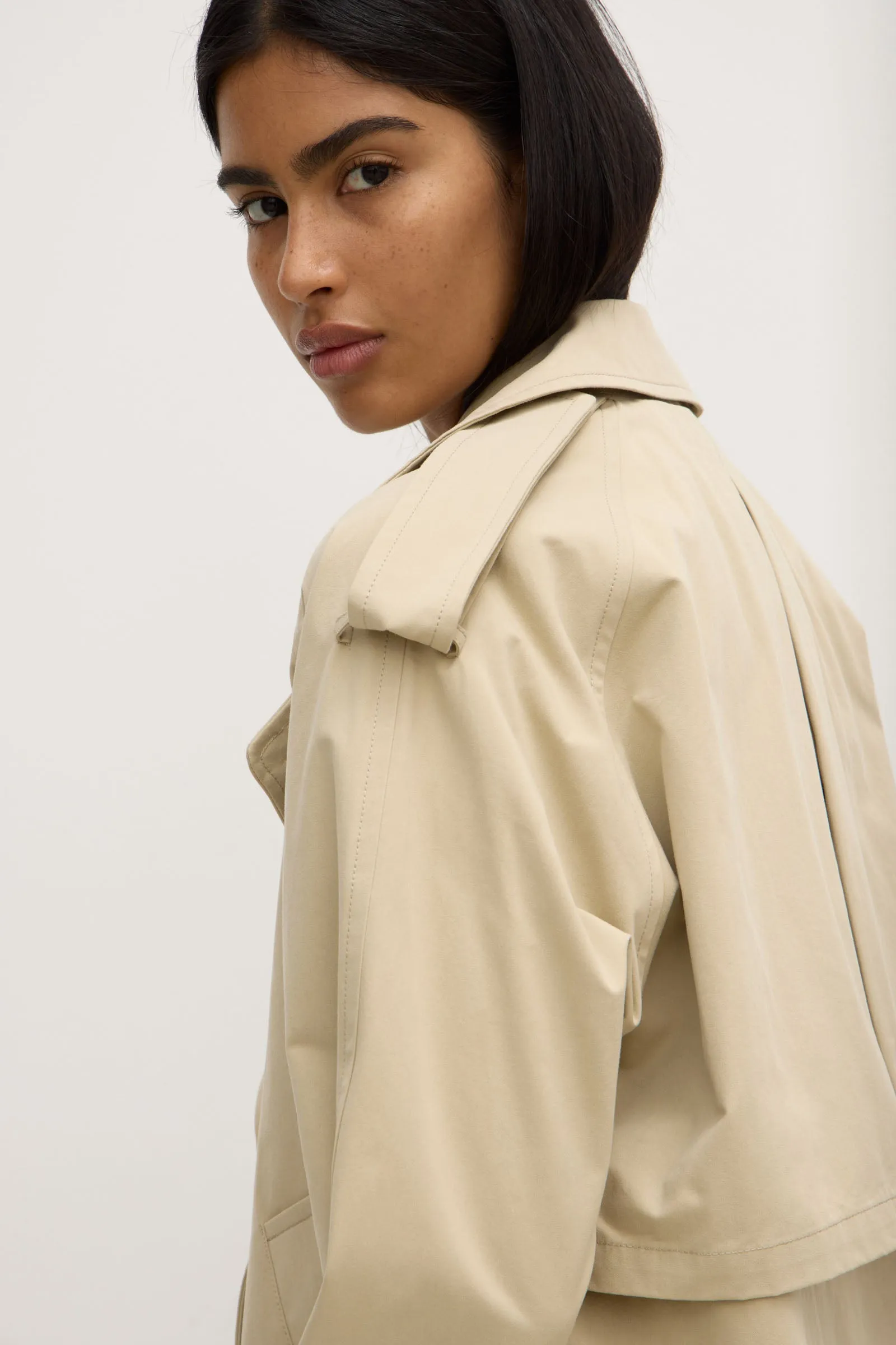 Arden Short Mac Jacket