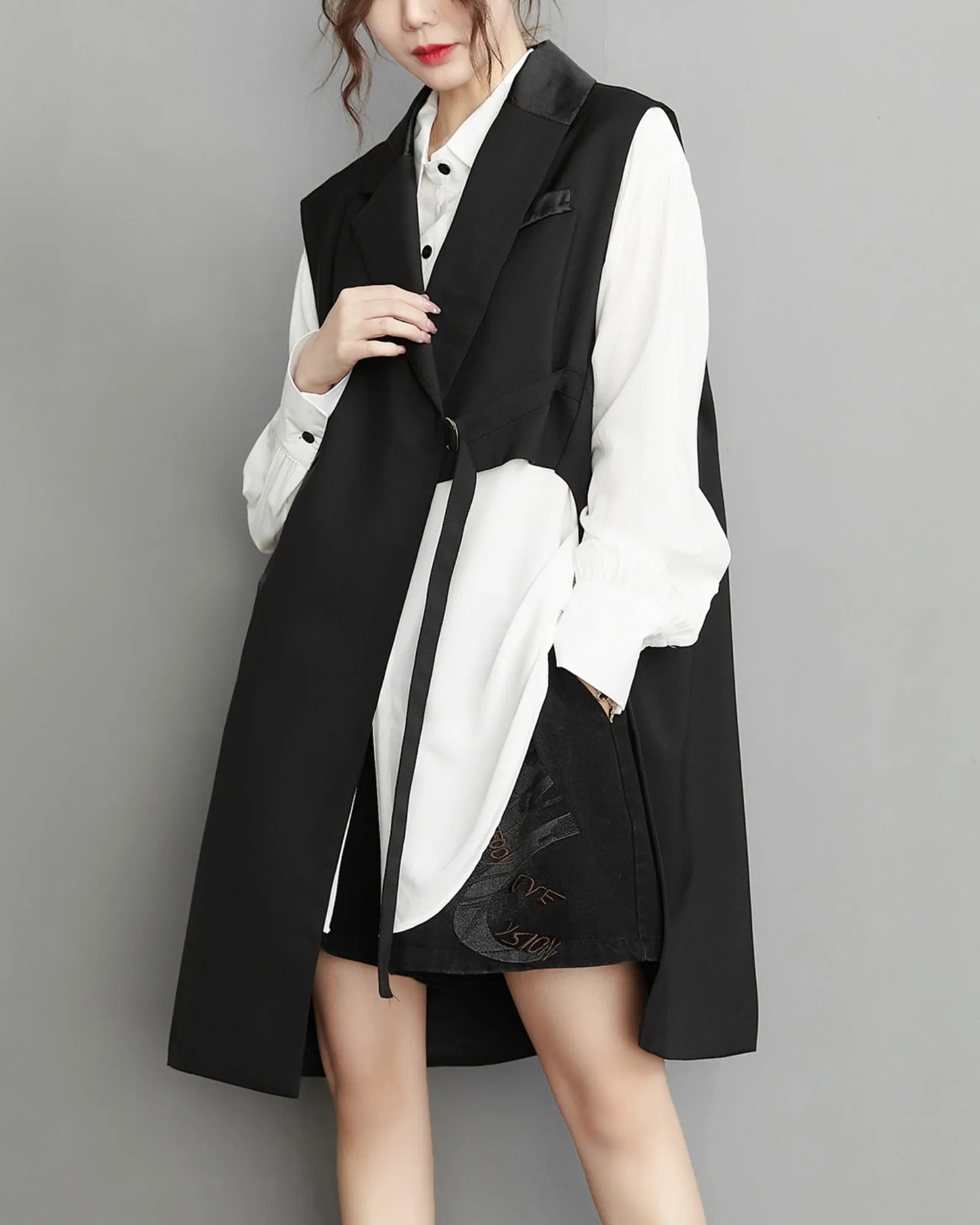 ellazhu Women's Funky Lapel Collar Cardigan Vest Solid Color Sleeveless Outerwear GZ121